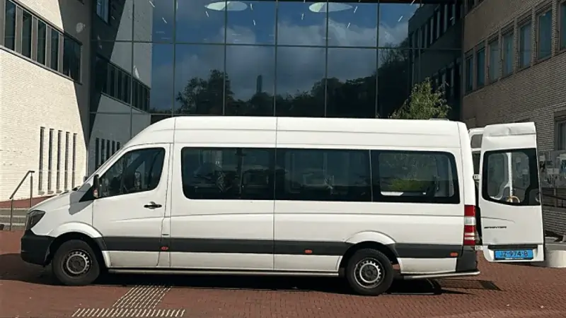 Rolstoelbus voor vervoer vanuit Schiphol
